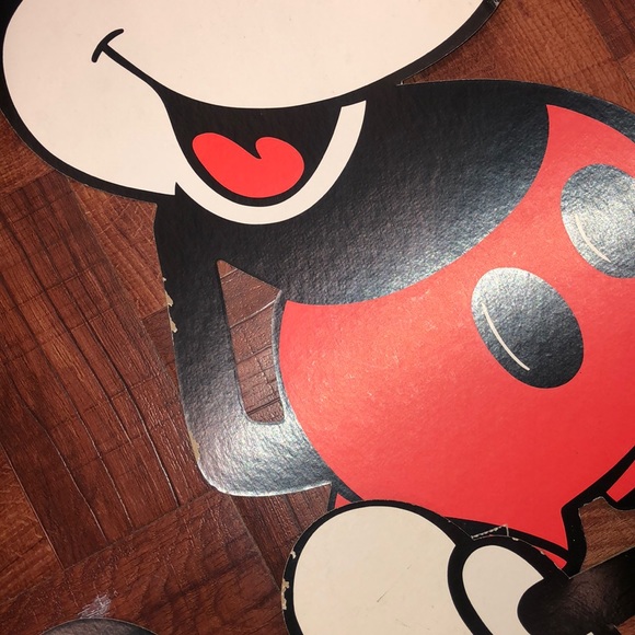 Cardboard Mickey Mouse cutout - Picture 7 of 8
